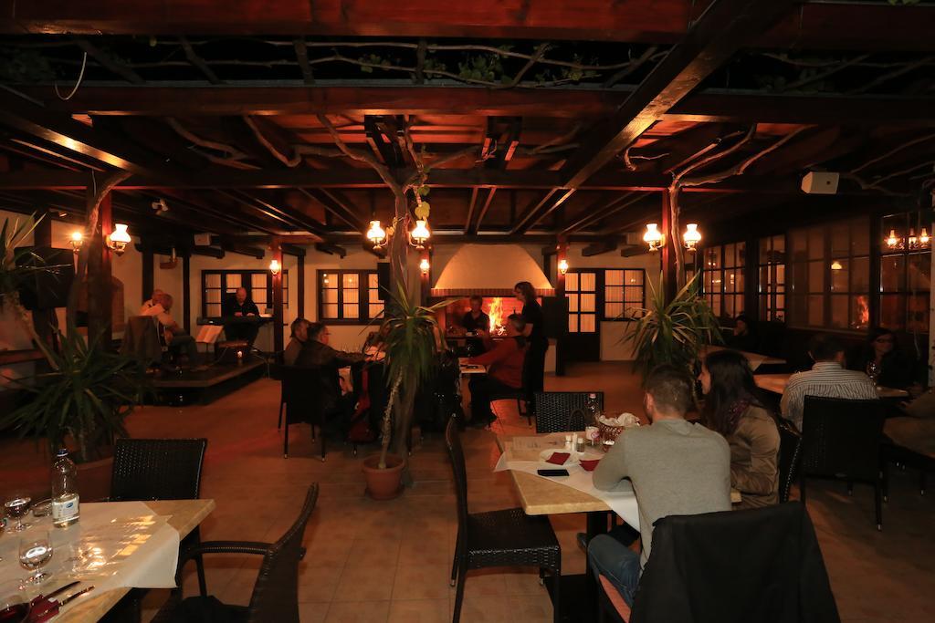 提凡酒店及餐厅 维拉尼 外观 照片
